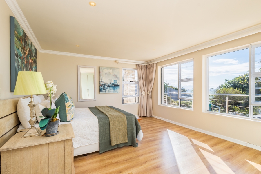 7 Bedroom Property for Sale in Beacon Isle Western Cape